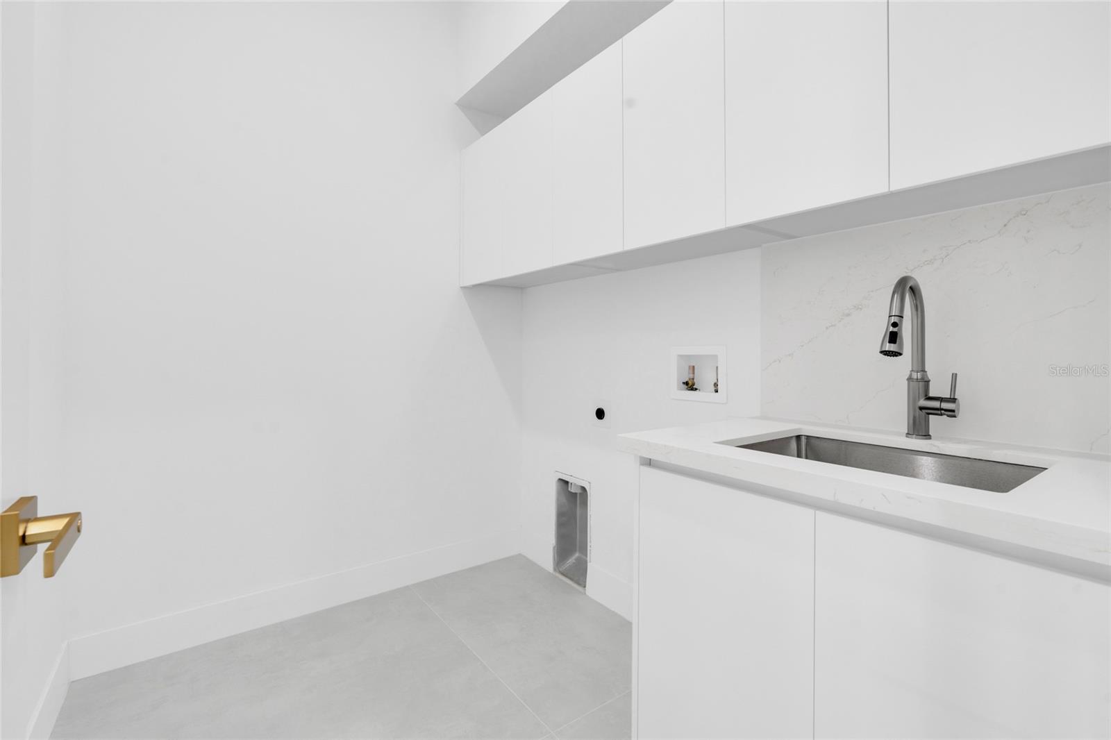 ROTONDA WEST PINE VLY - Residential