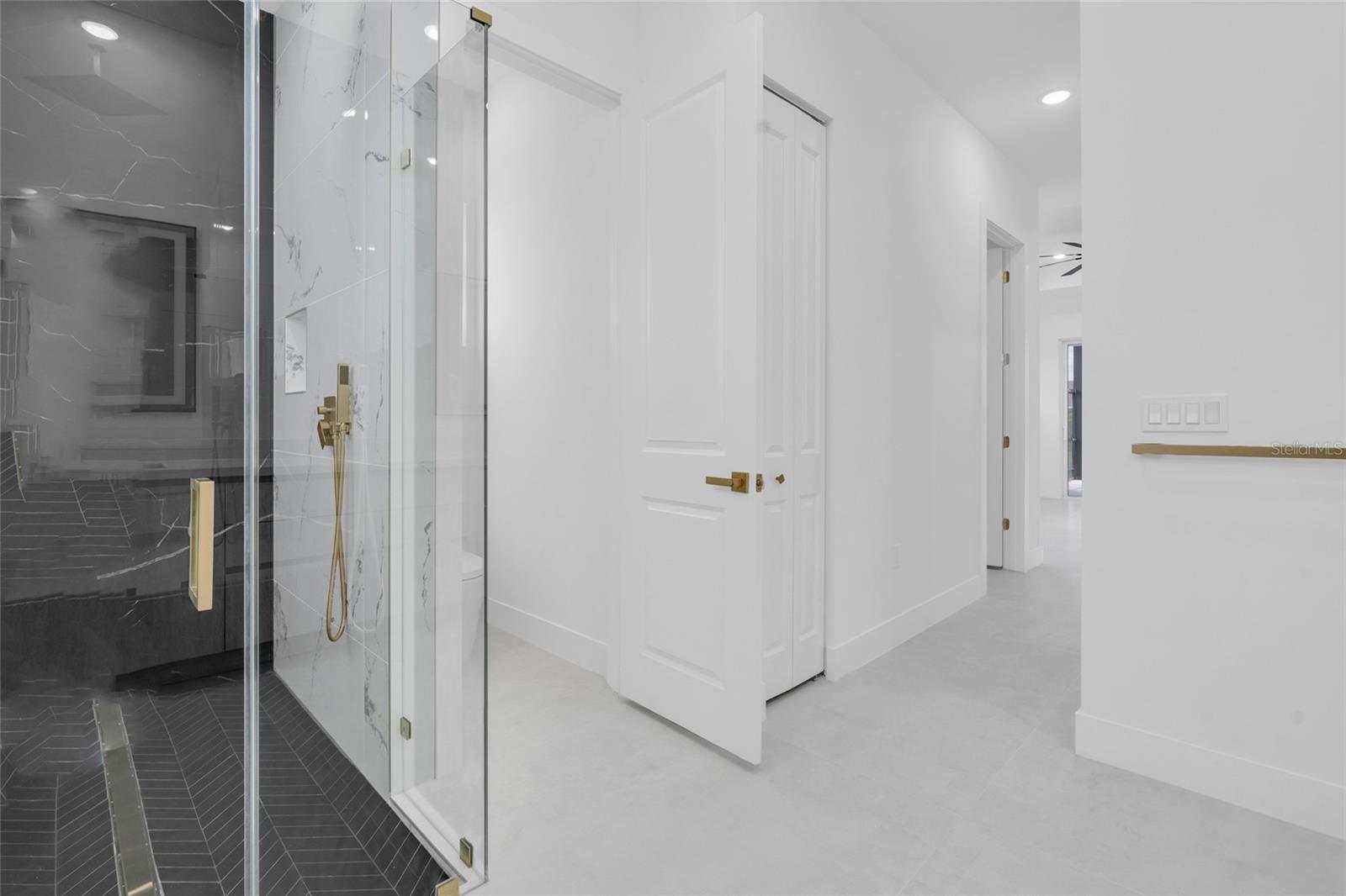 ROTONDA WEST PINE VLY - Residential