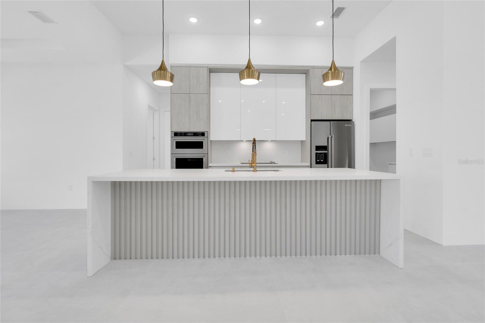 ROTONDA WEST PINE VLY - Residential