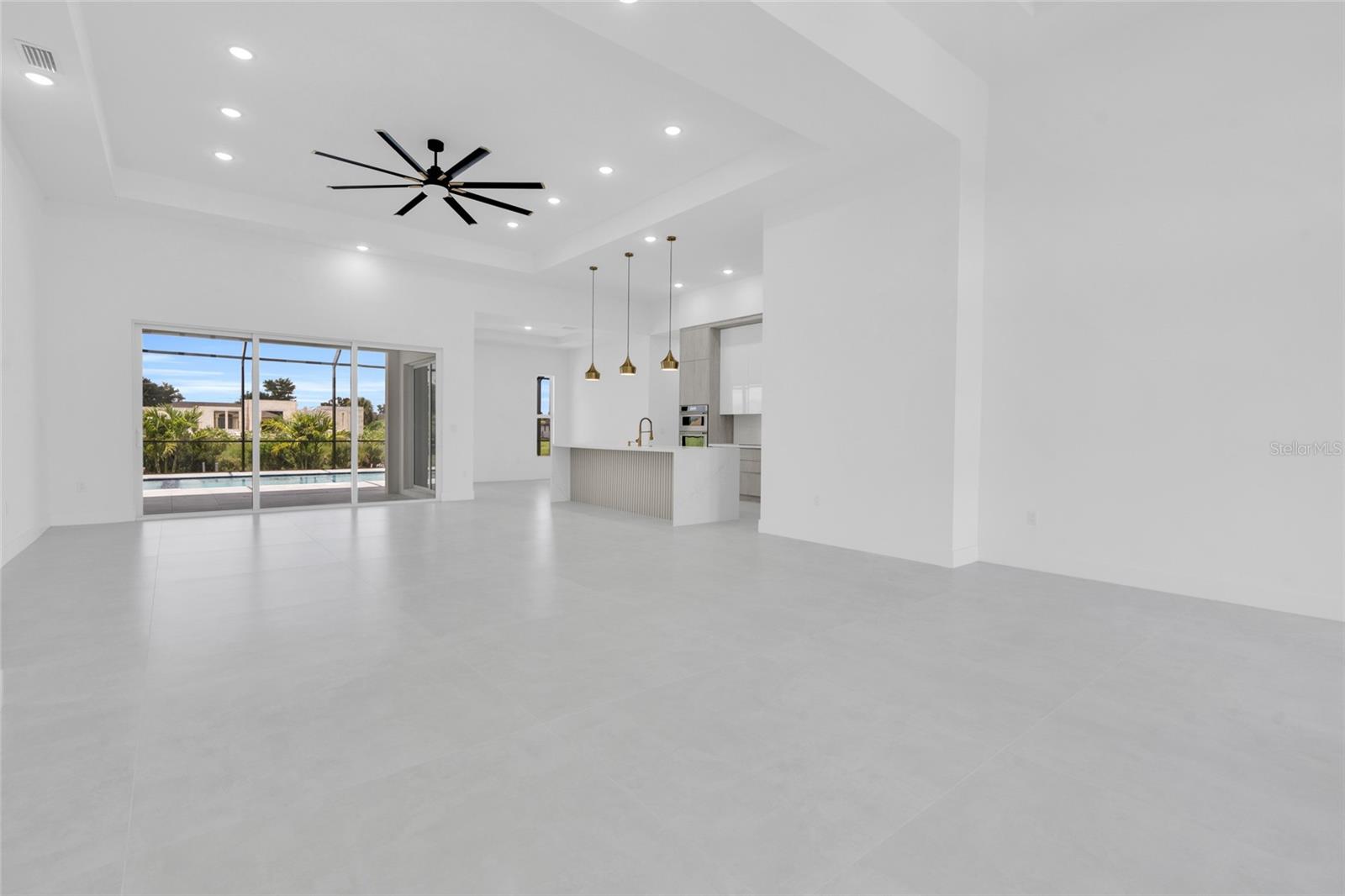 ROTONDA WEST PINE VLY - Residential