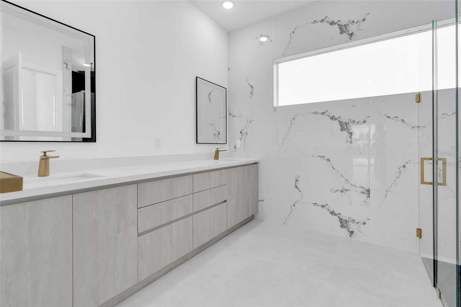 ROTONDA WEST PINE VLY - Residential