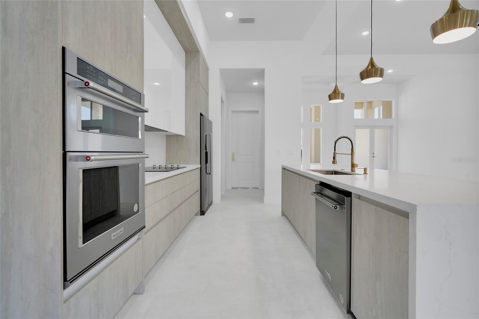 ROTONDA WEST PINE VLY - Residential