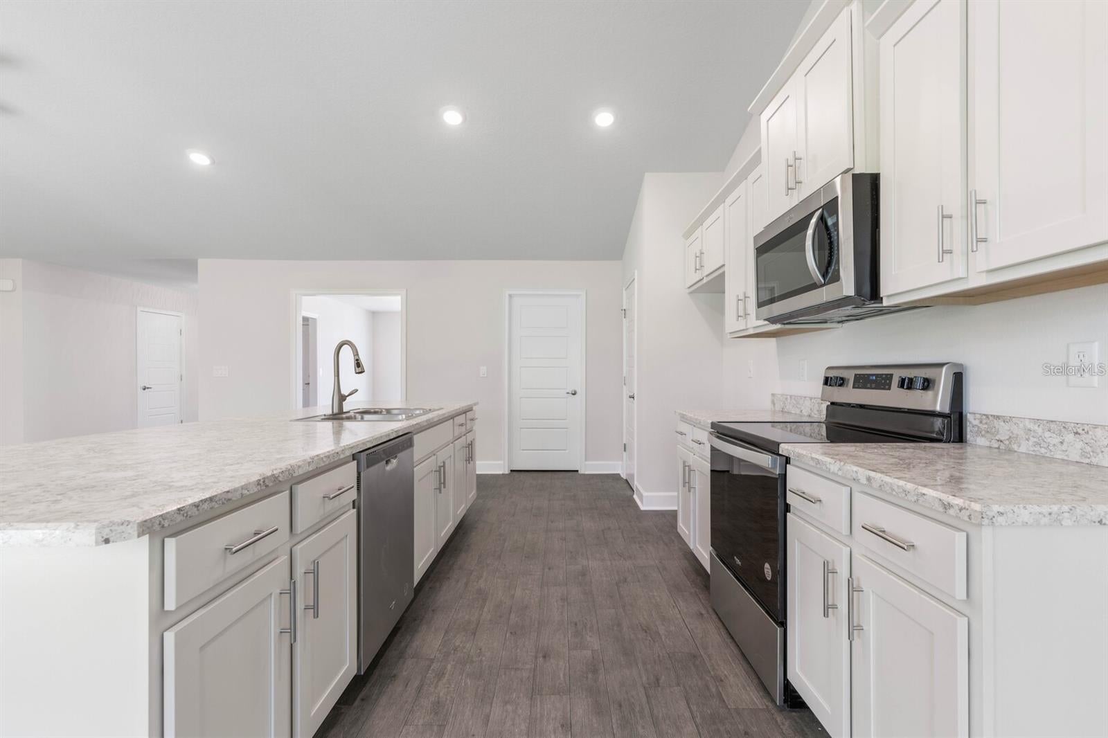 34 RYMSHAW DRIVE