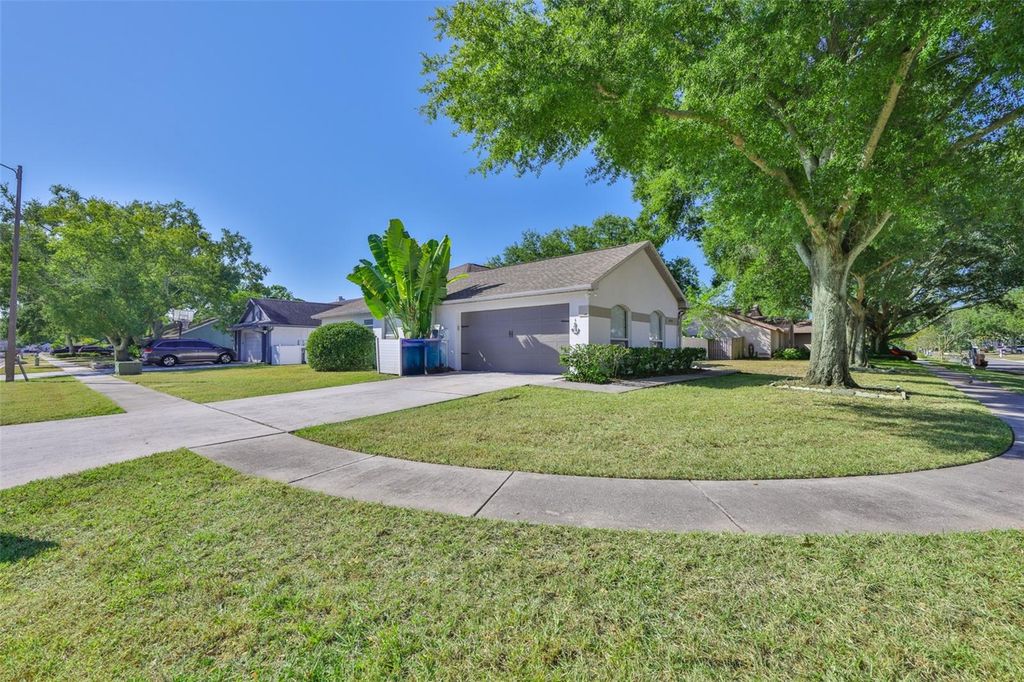 Photo of 10331 Ashley Oaks Drive, Riverview, FL 33578 (MLS # TB8449015)