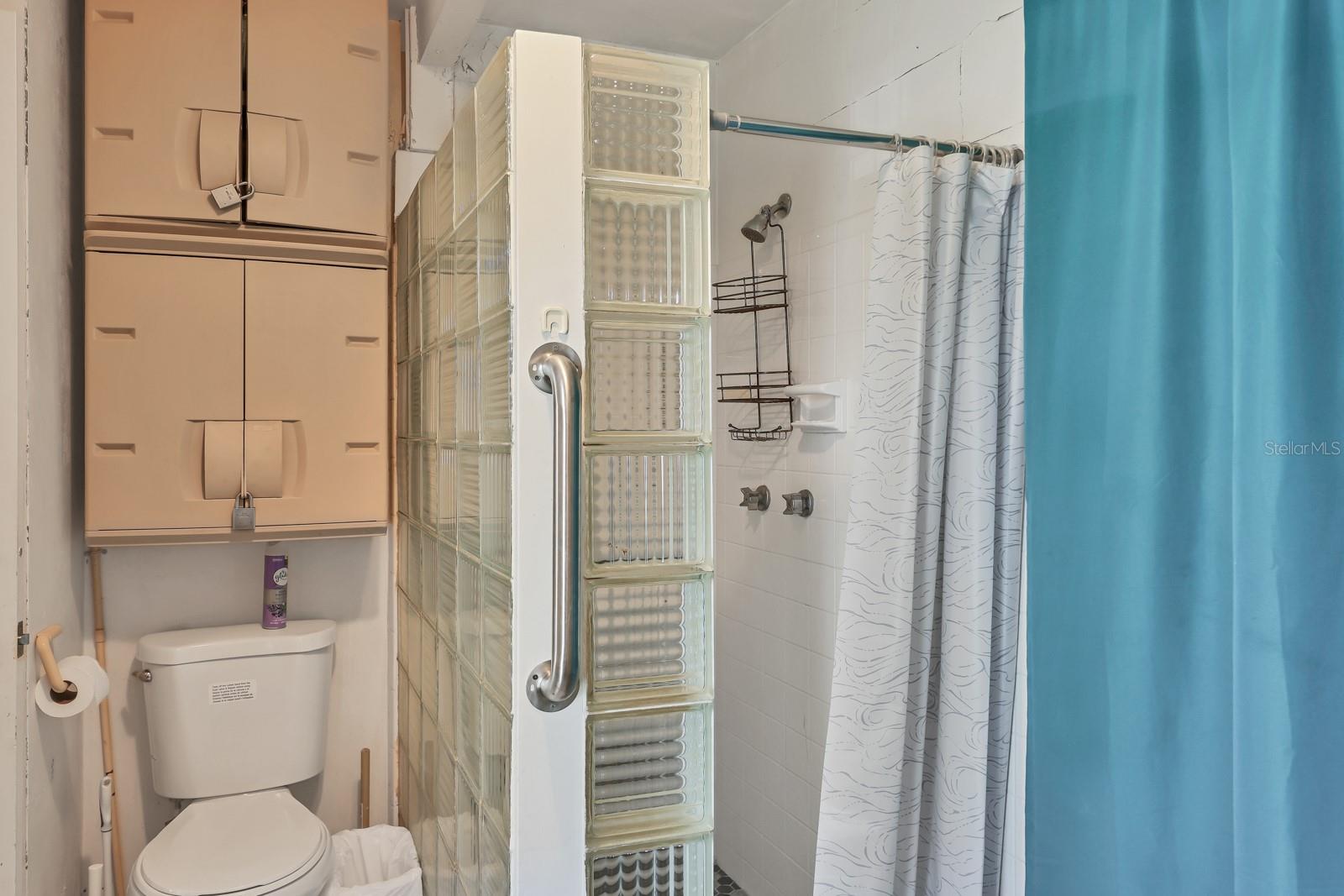 GULF GATE - Residential Lease