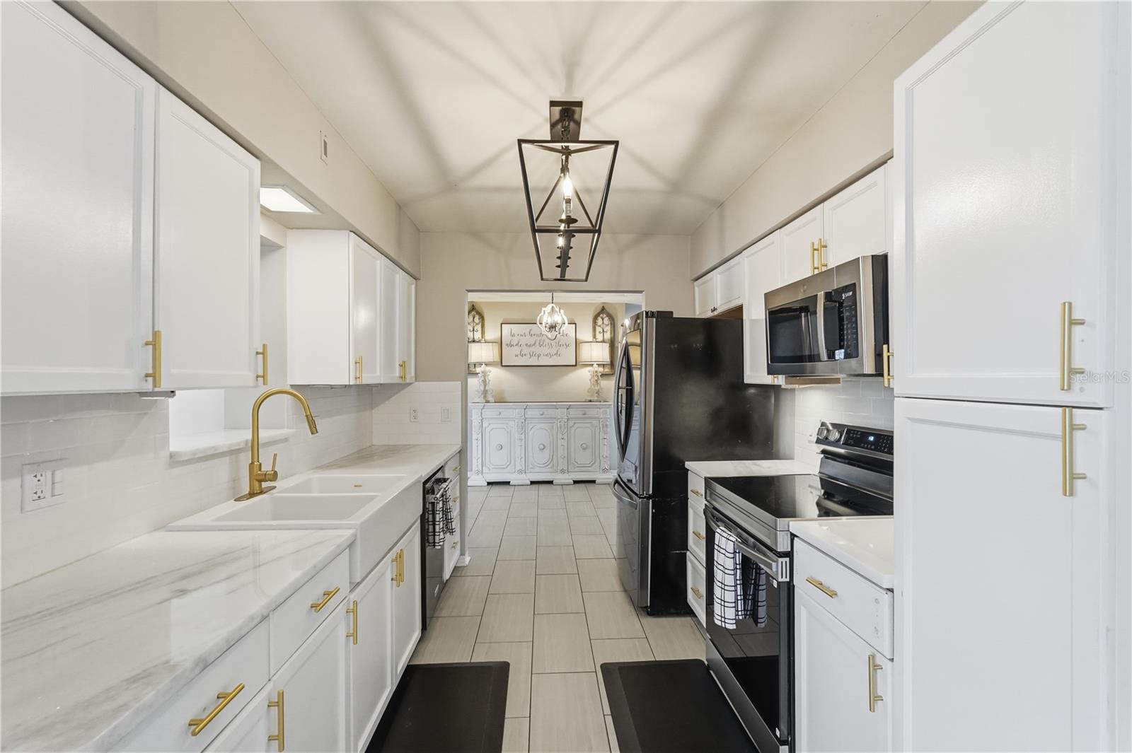 STEPHENSON MANOR - Residential