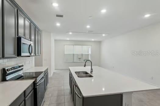 Photo of 7043 Twilight Bay Drive, Winter Garden, FL 34787 (MLS # O6429685)