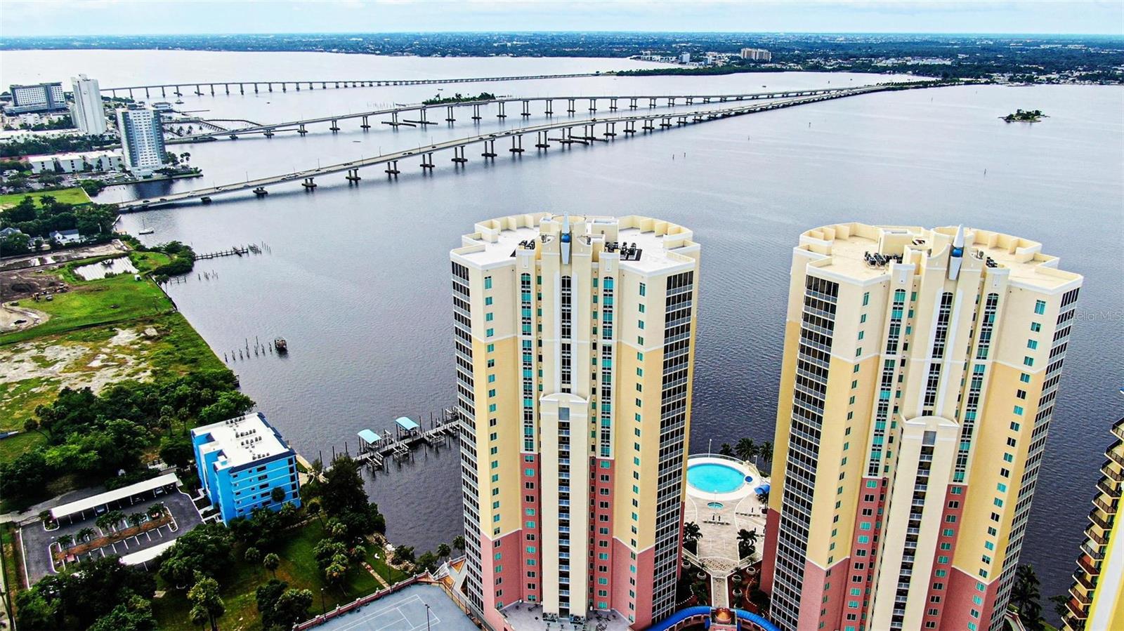 RIVIERA - Residential