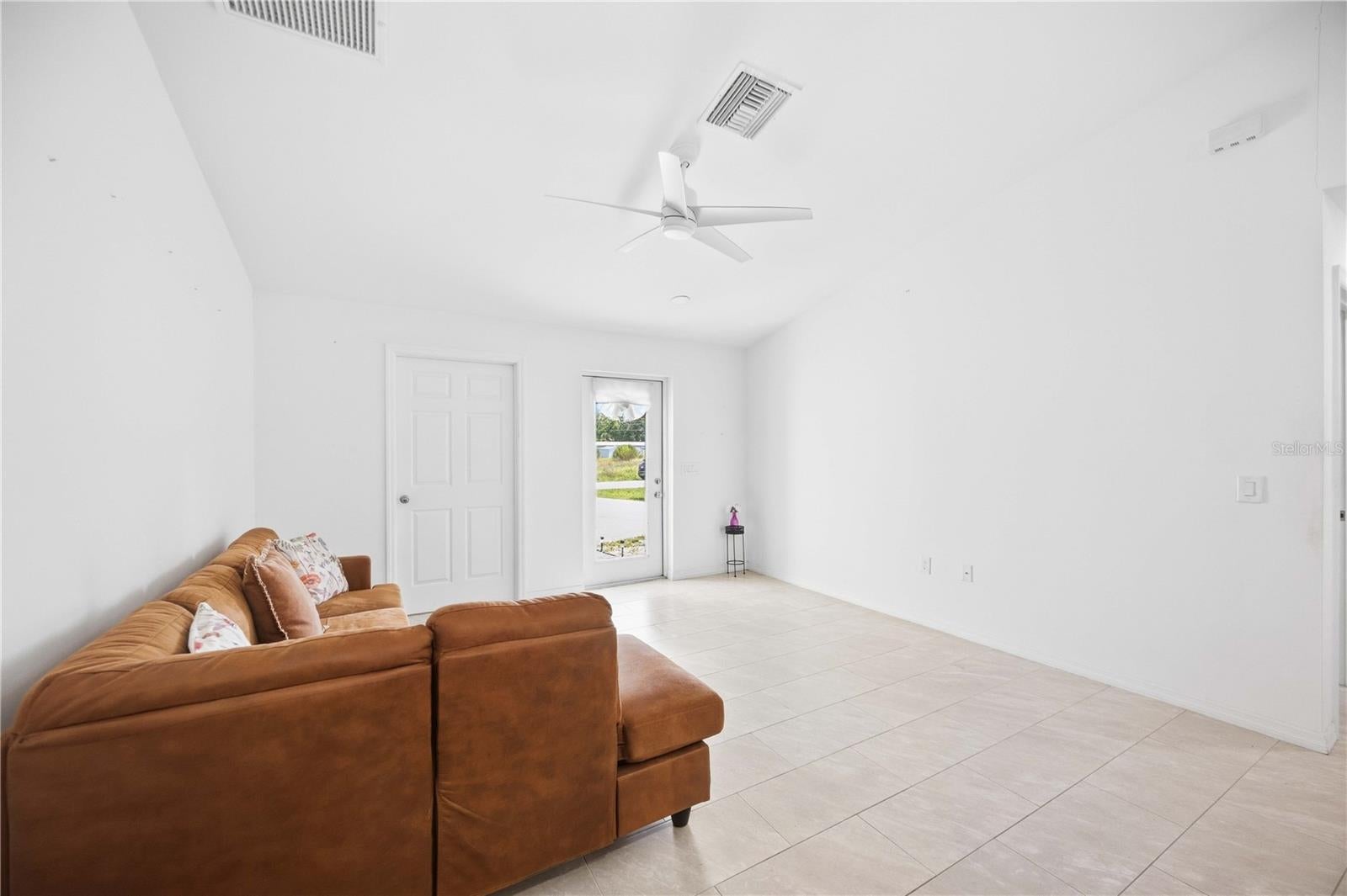 11261 6TH AVENUE, PUNTA GORDA, FL, 33955 4 11261 6TH AVENUE
