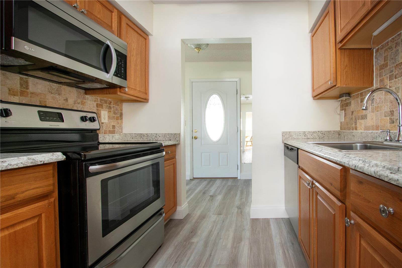 RIVER ISLES - Residential