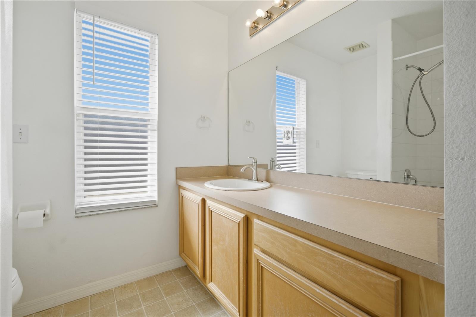 PARKSTONE UNIT 2 - Residential