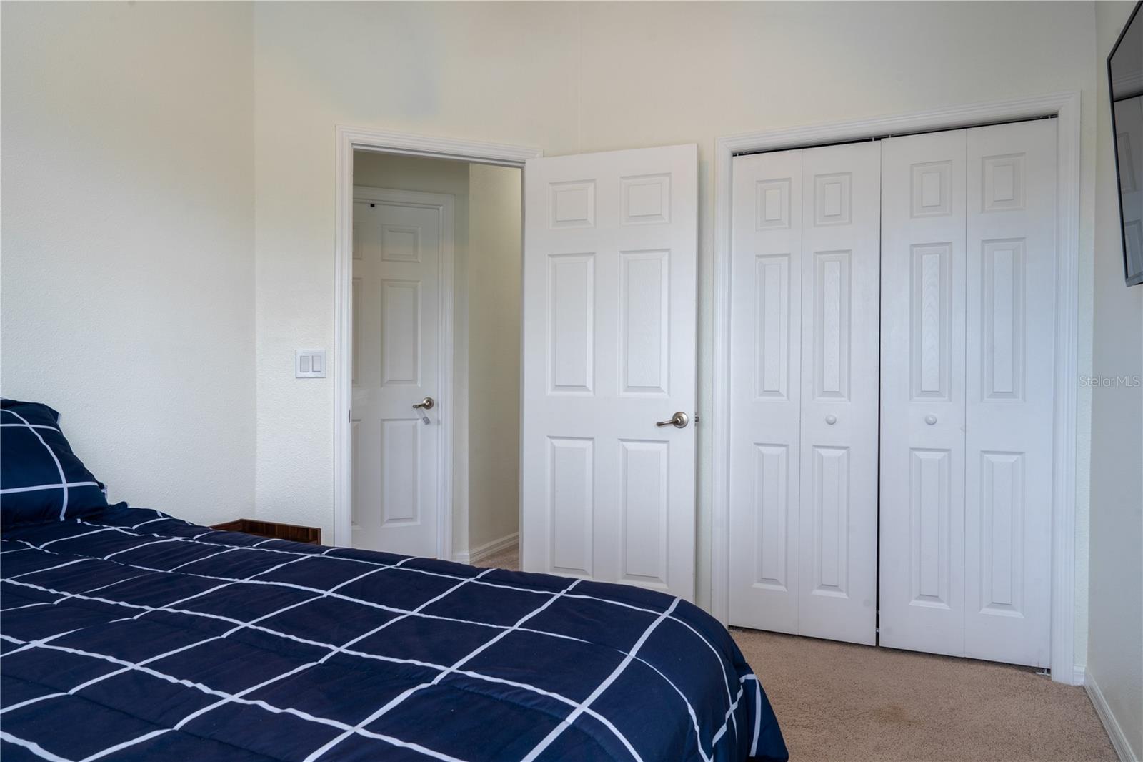 SAWGRASS VILLAGE - Residential Lease
