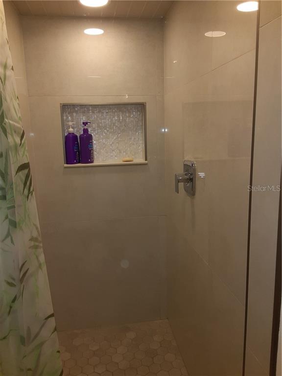 MENTONE COURT - Residential Lease