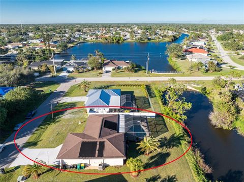 A home in PORT CHARLOTTE