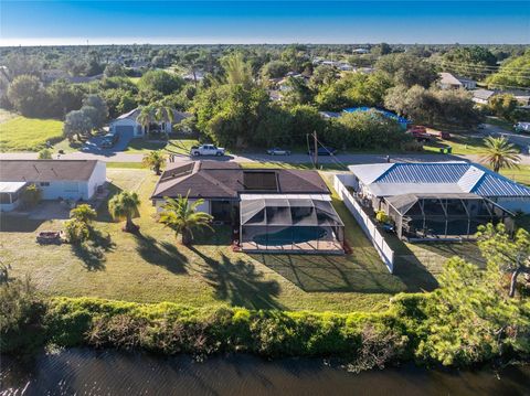 A home in PORT CHARLOTTE