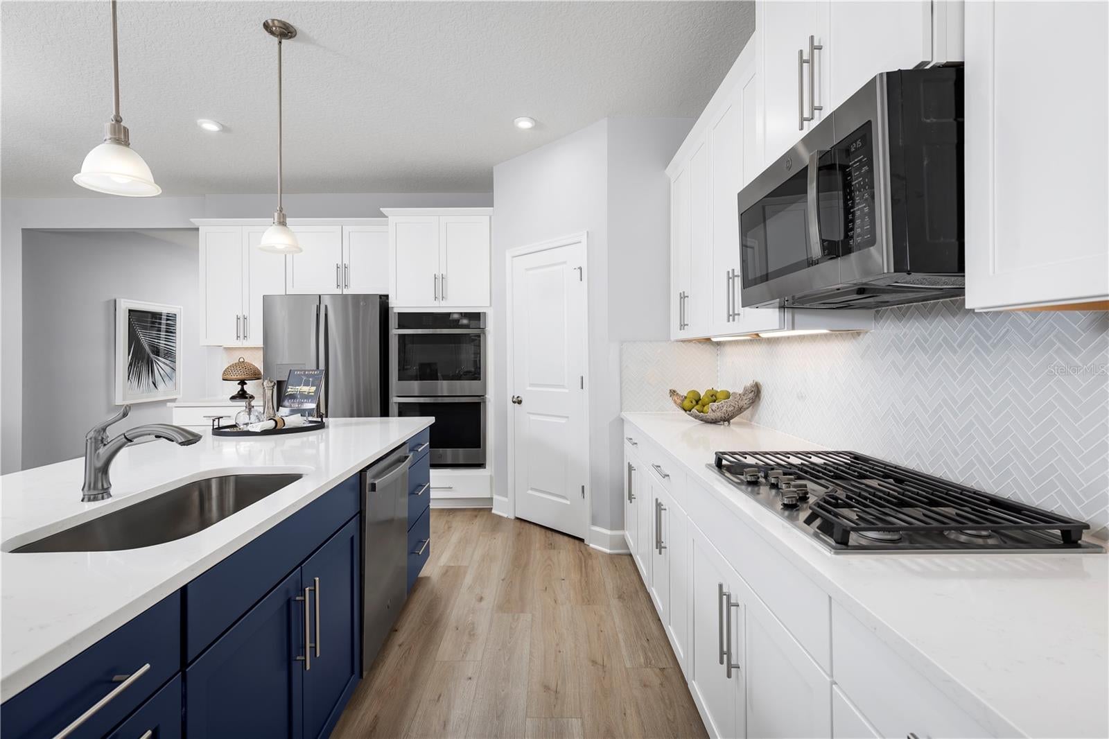 2190 BLUE HERON CIRCLE