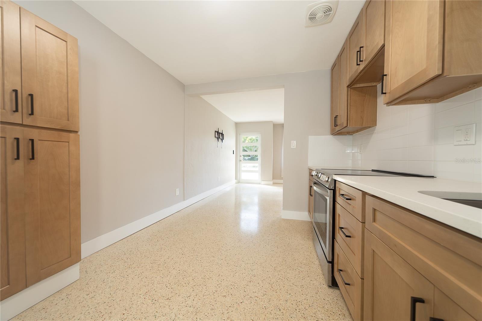 ROUSLYNN - Residential Lease