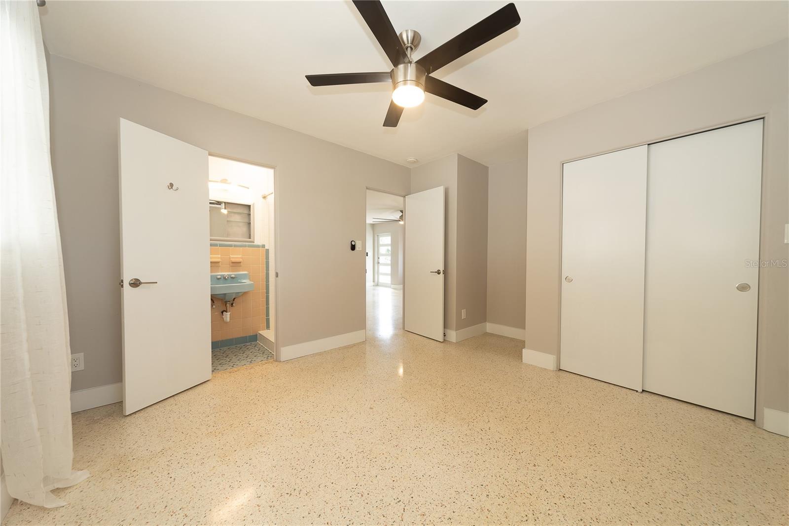 ROUSLYNN - Residential Lease