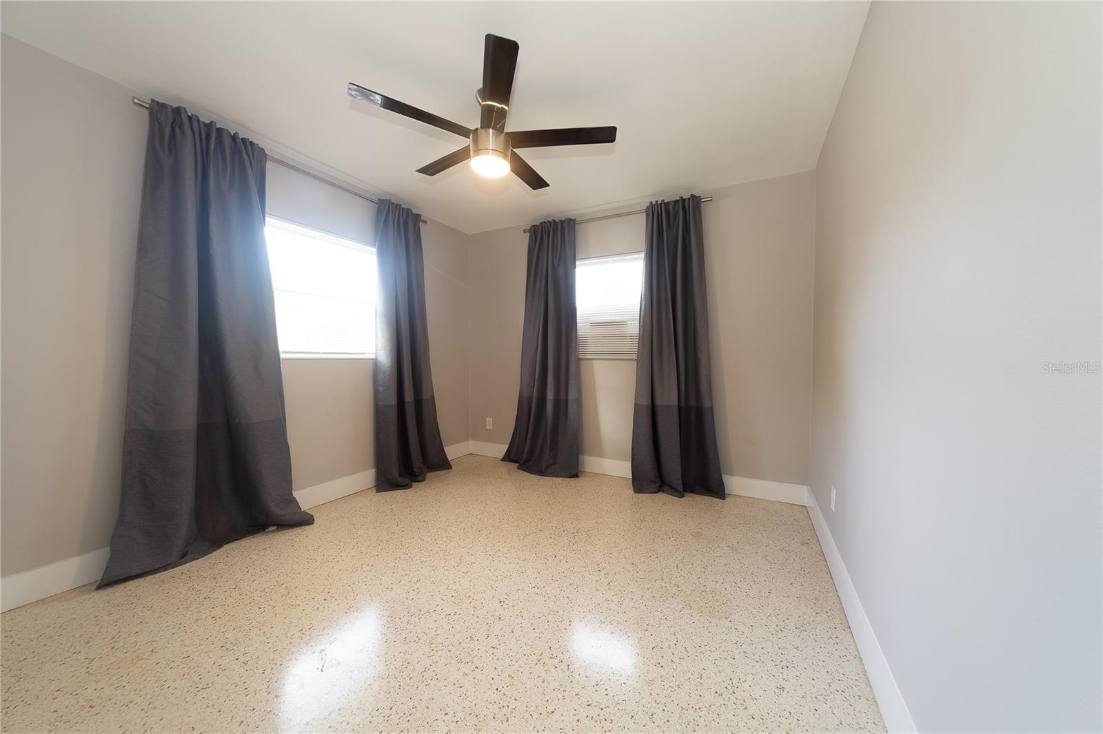 ROUSLYNN - Residential Lease