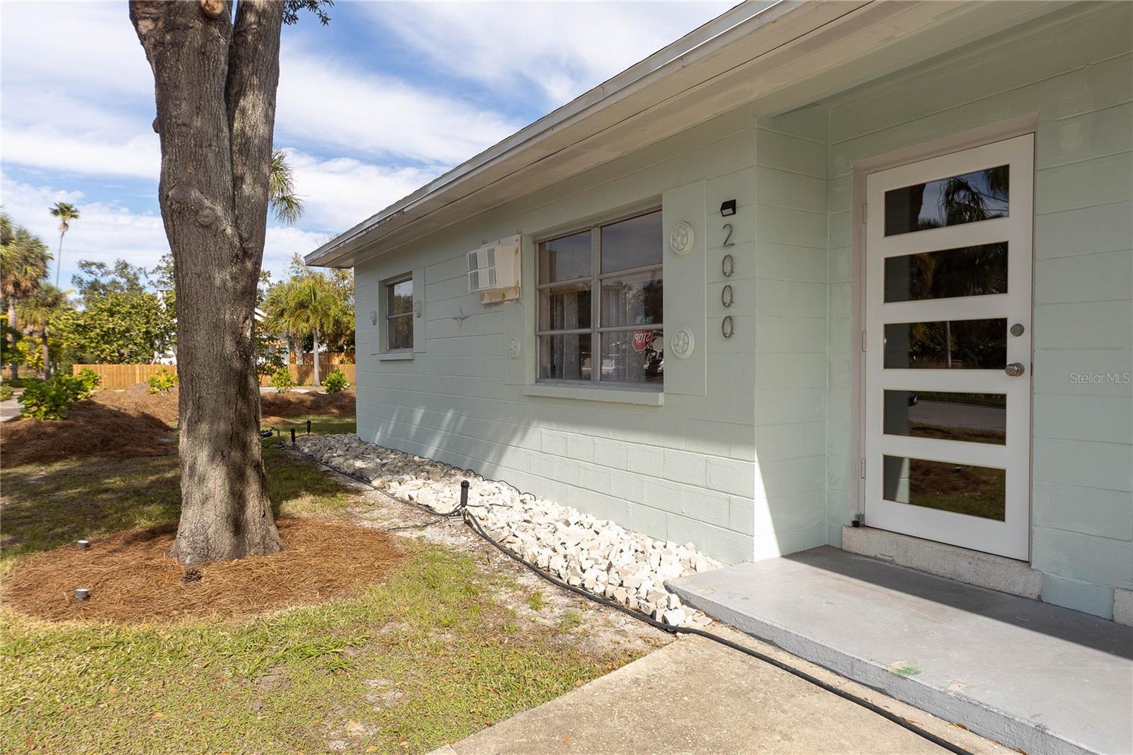 ROUSLYNN - Residential Lease