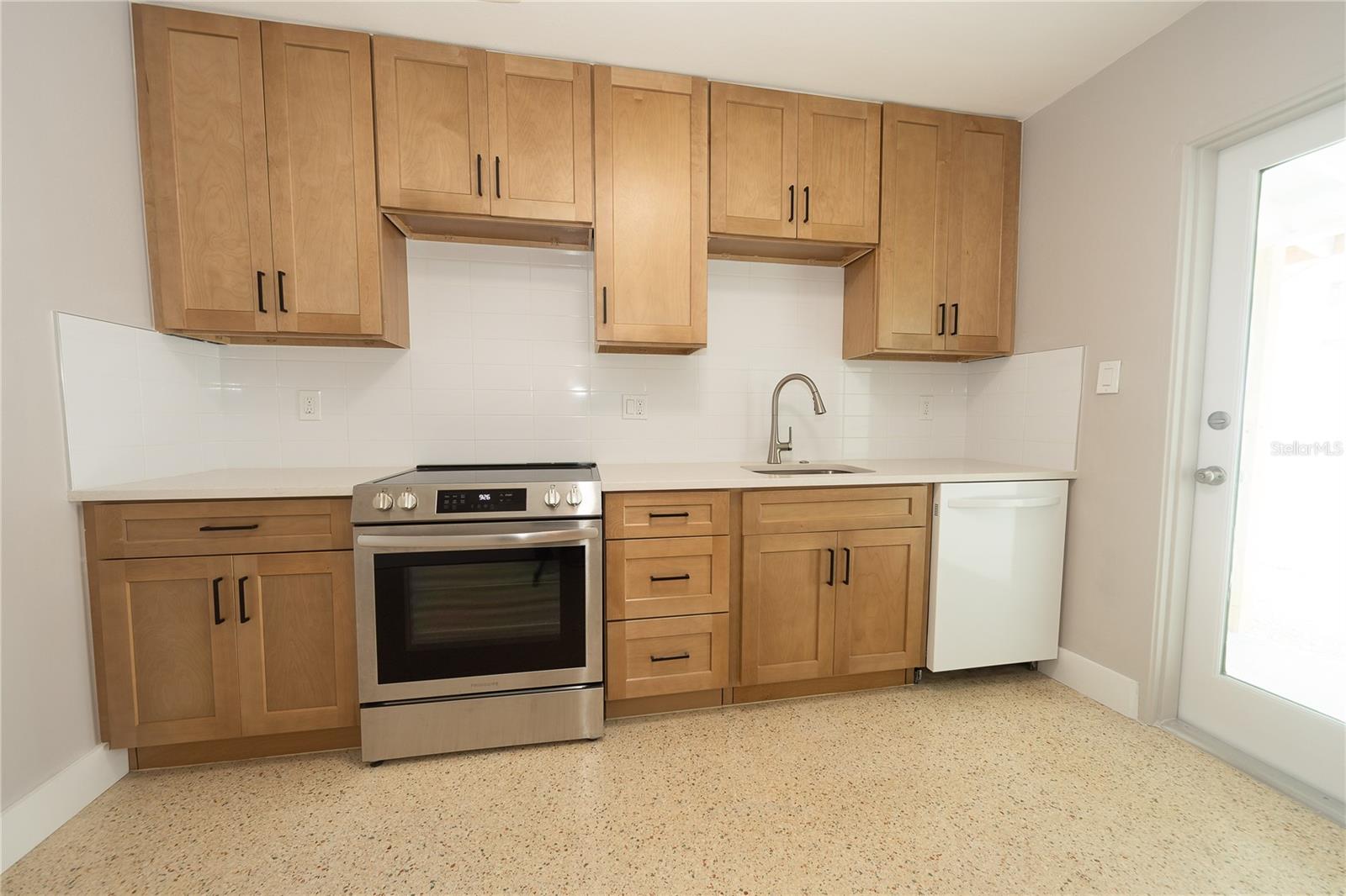 ROUSLYNN - Residential Lease