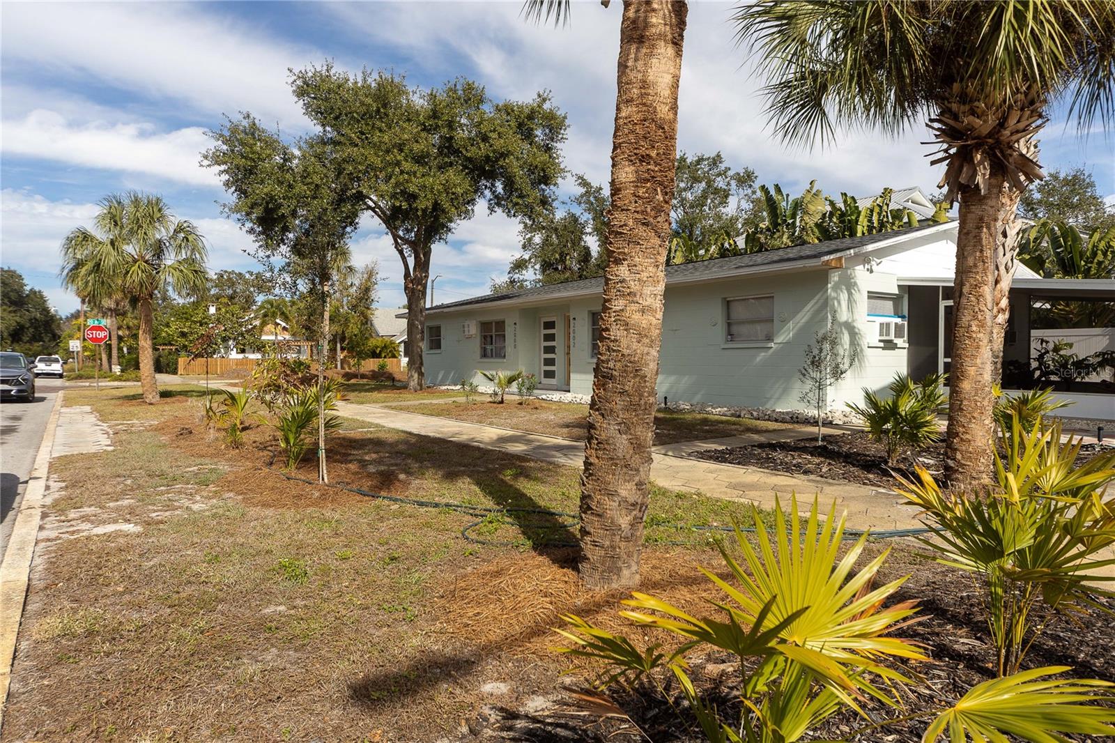 ROUSLYNN - Residential Lease