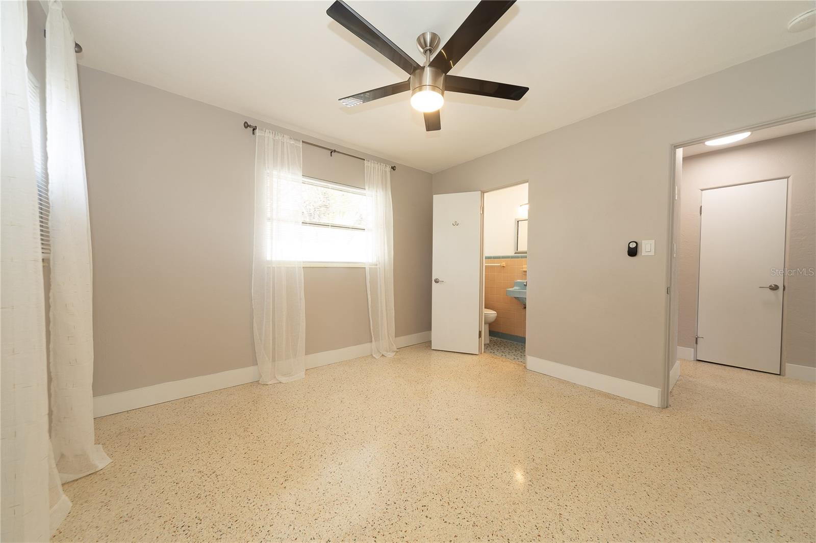 ROUSLYNN - Residential Lease