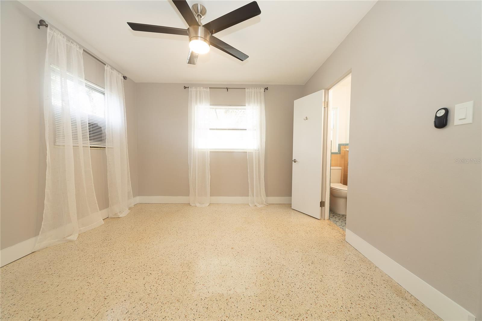 ROUSLYNN - Residential Lease