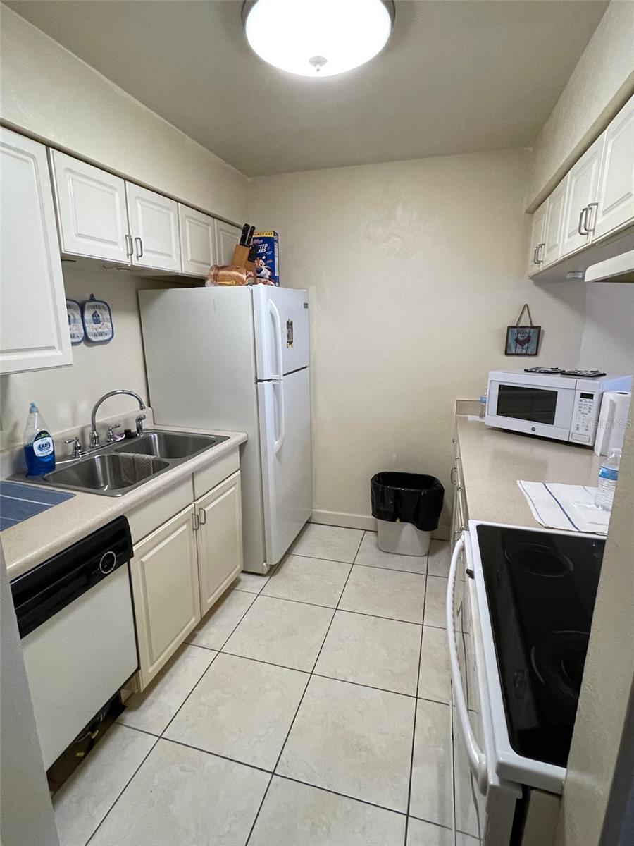 2624 HIDDEN LAKE DR N C