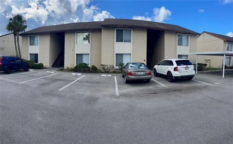 2624 HIDDEN LAKE DR N C SARASOTA FL 34237