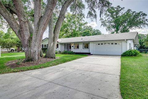 A home in LAKELAND
