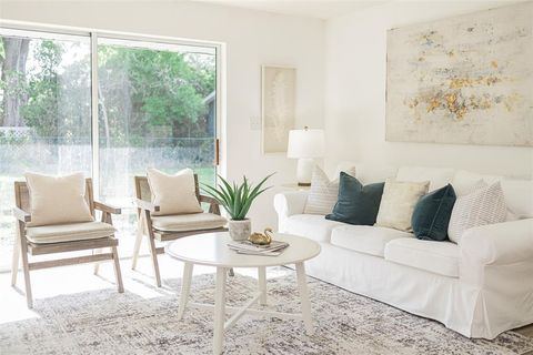 A home in LAKELAND