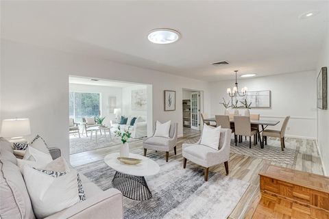 A home in LAKELAND
