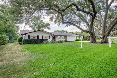 A home in LAKELAND