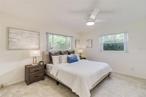 A home in LAKELAND