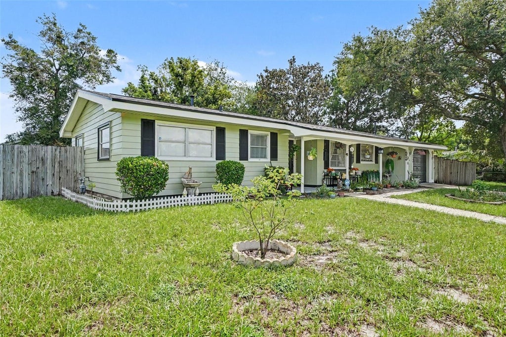 Photo of 2399 Kimberly Drive, Deltona, FL 32738 (MLS # V4951191)