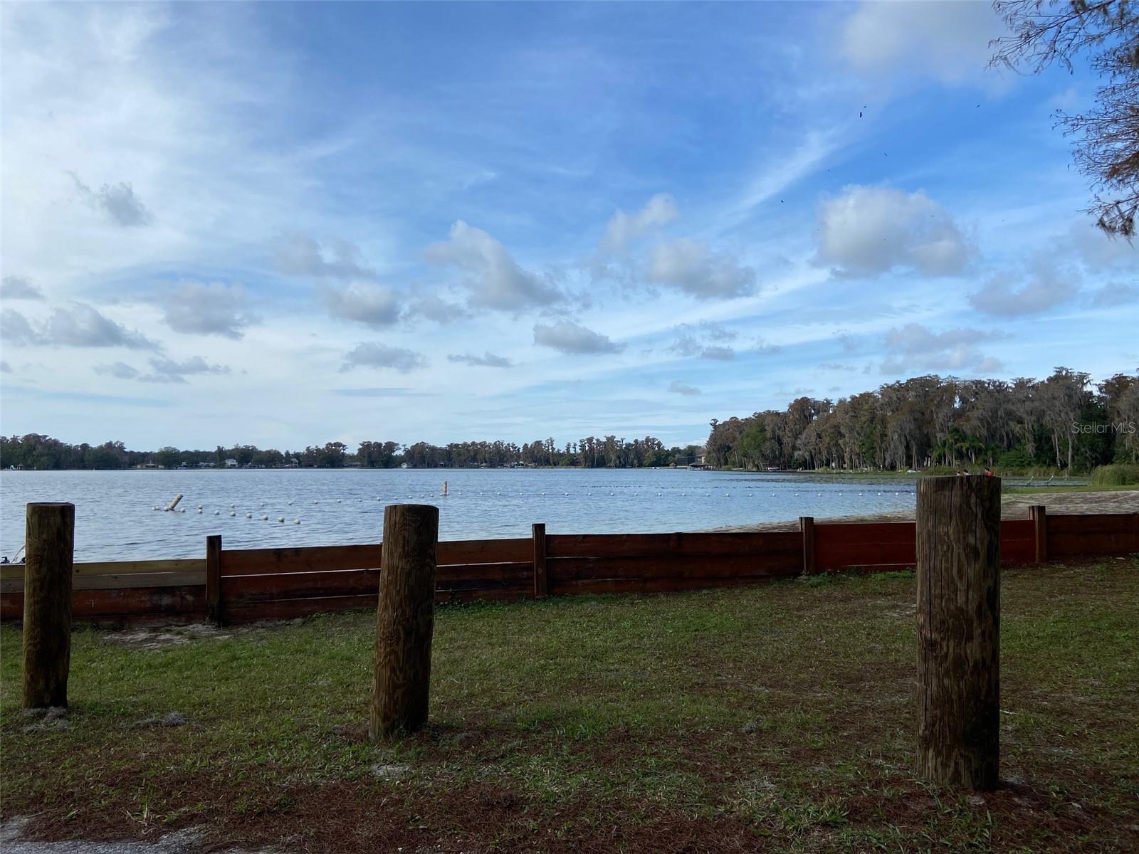 MOON LAKE ESTATES - Land