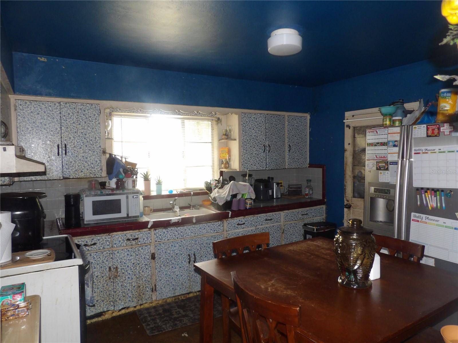 402 N FREMONT AVENUE