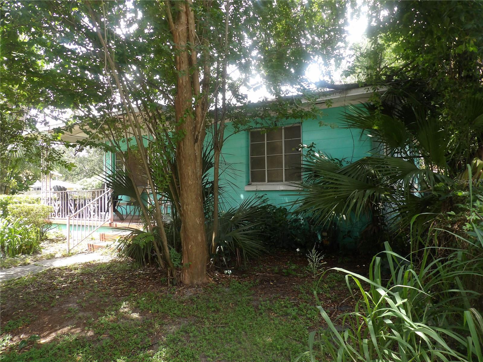 402 N FREMONT AVENUE