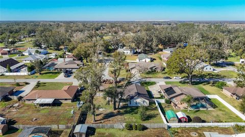 A home in LAKELAND