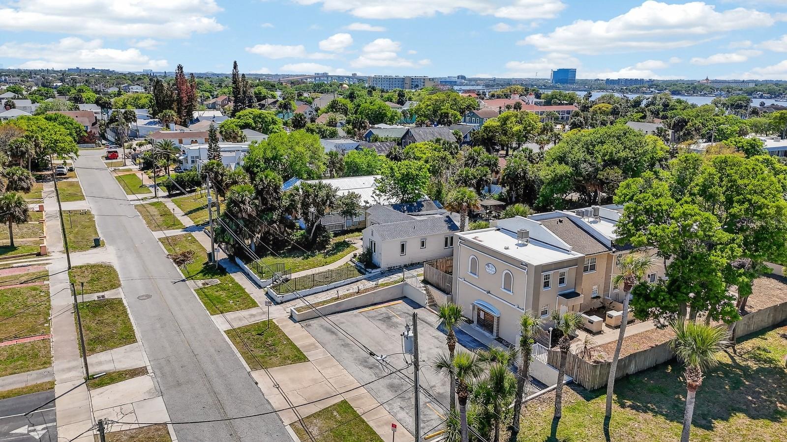 TOWNHOMES AT OLEANDER CONDO - Residential