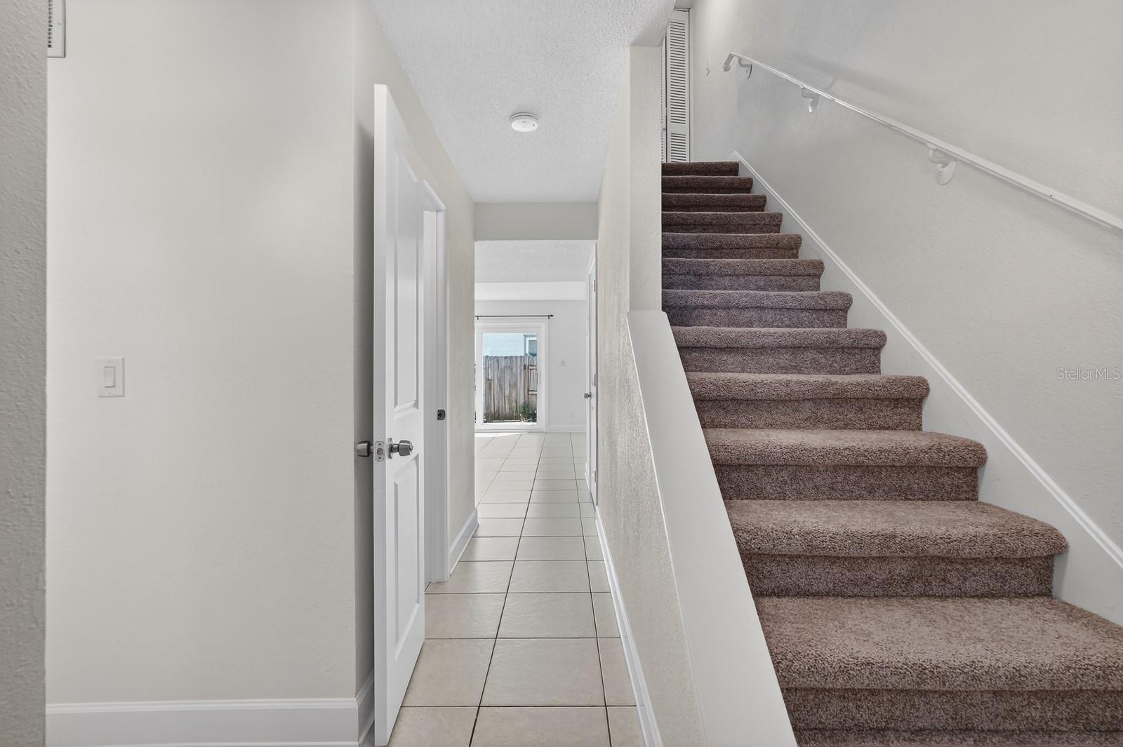 437 N OLEANDER AVENUE 1