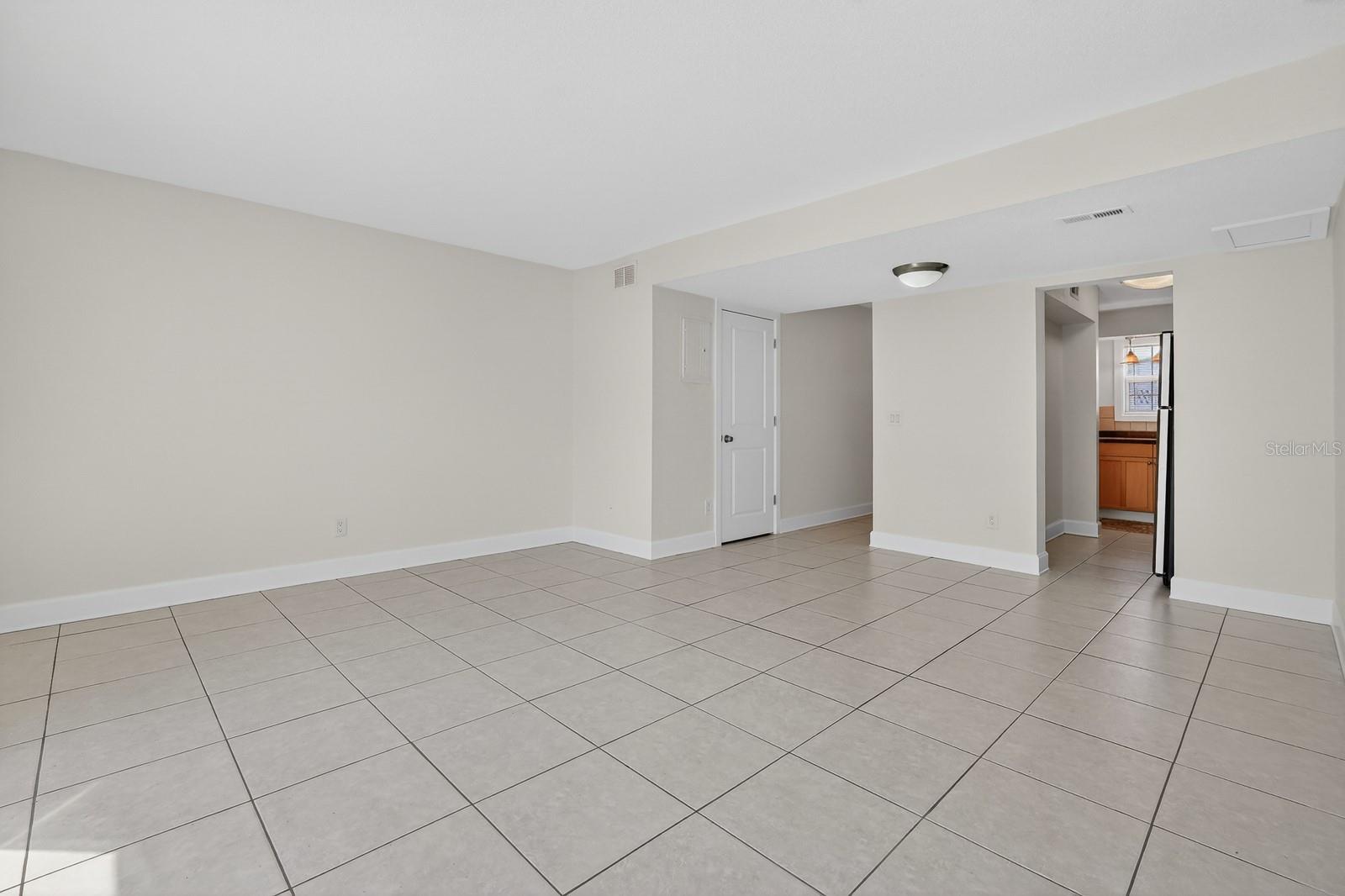 437 N OLEANDER AVENUE 1