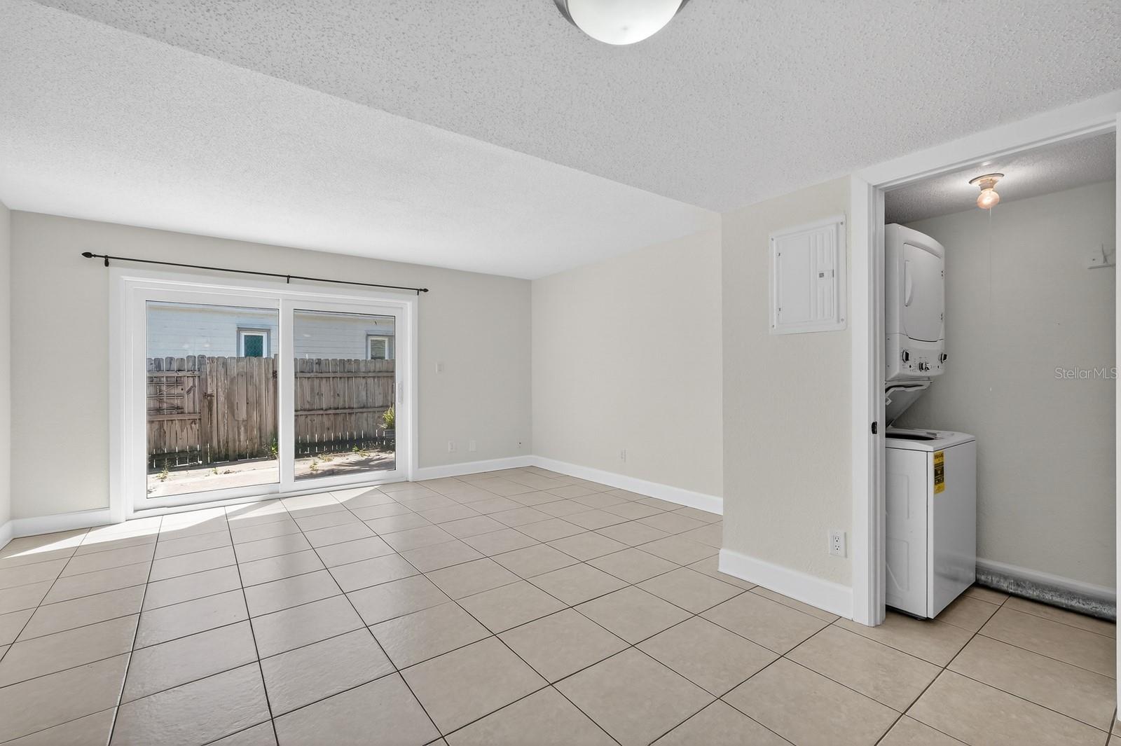 TOWNHOMES AT OLEANDER CONDO - Residential