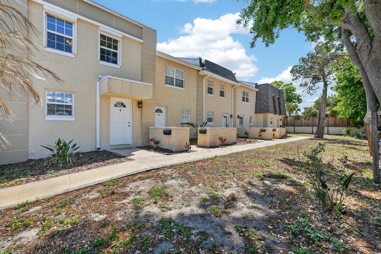 TOWNHOMES AT OLEANDER CONDO - Residential