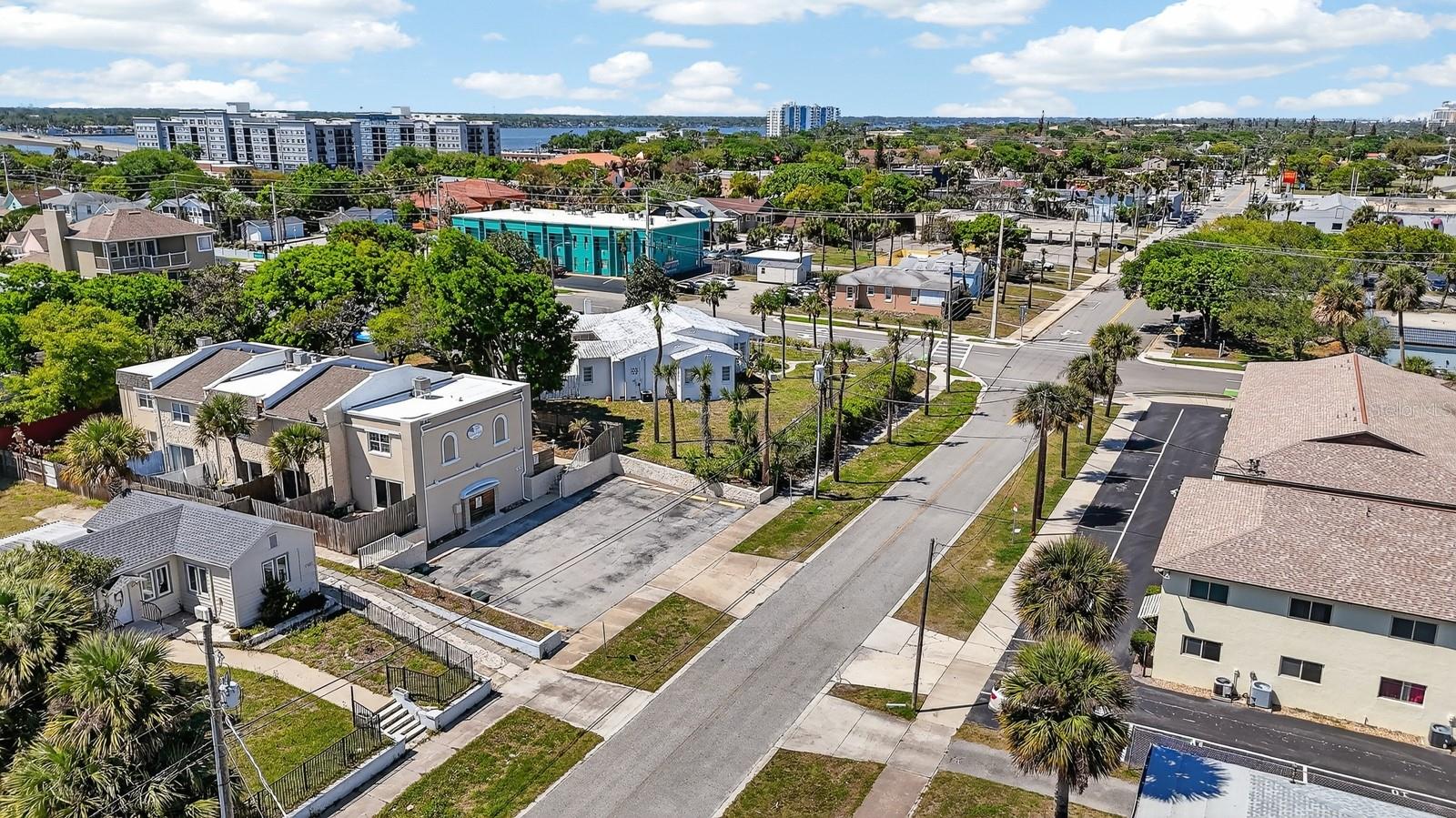 TOWNHOMES AT OLEANDER CONDO - Residential