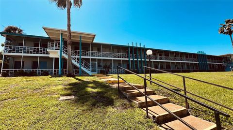 Photo of 1600 W Lake Parker Drive #C24, Lakeland, FL 33805 (MLS # O6299258)