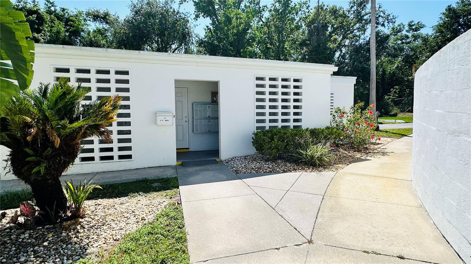 CLARIDGE HOUSE - Residential