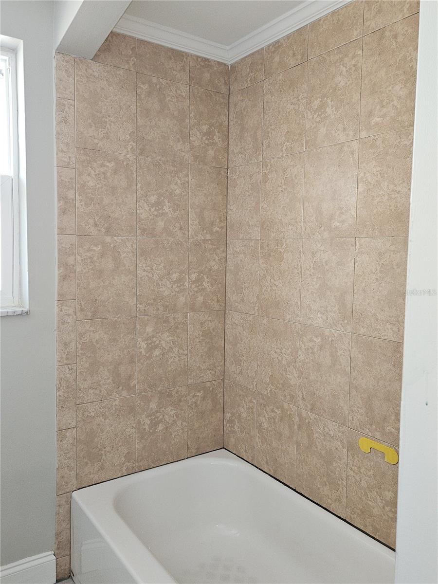 JASMINE LAKES - Residential Lease