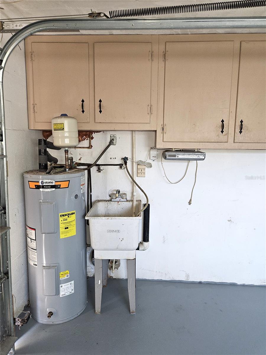 JASMINE LAKES - Residential Lease